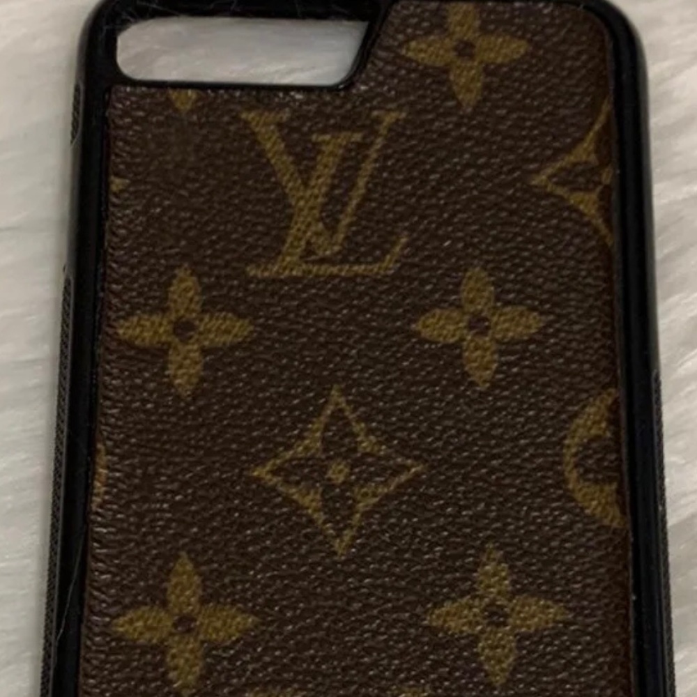 iPhone 7/8 plus LV case . Used but good condition.